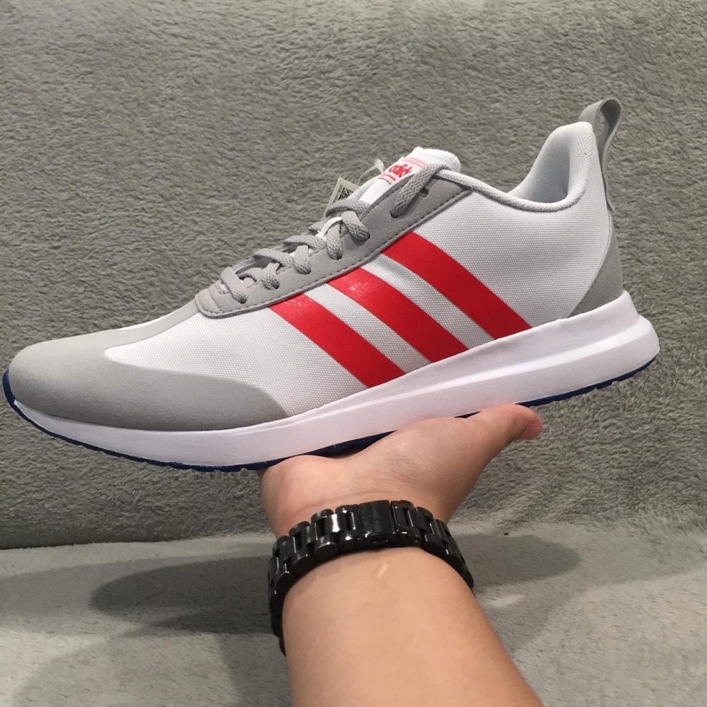 Adidas run60s men size 9.5 shoes new
